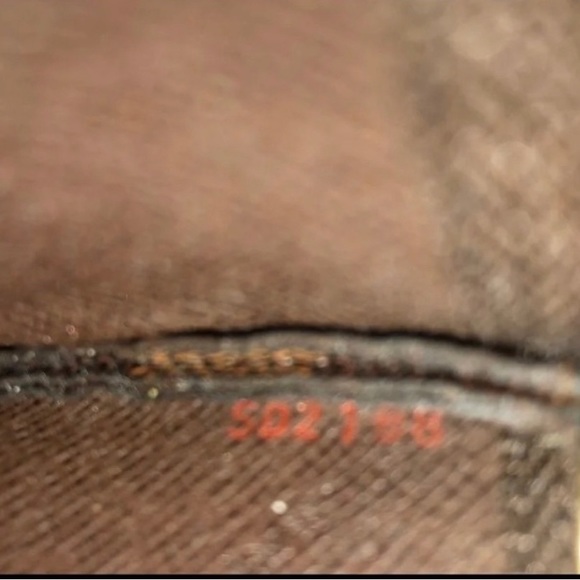 Louis Vuitton Damier Ebene Key Pouch - Picture 2 of 2